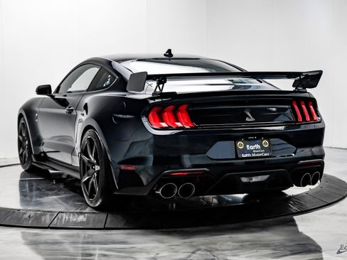 Used 2021 Ford Mustang Shelby GT500 w/ Carbon Fiber Track Pack image 10