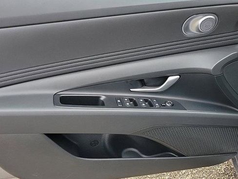New 2025 Hyundai Elantra SEL image 13
