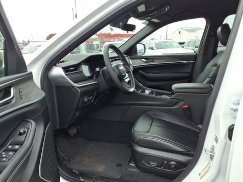 New 2026 Jeep Grand Cherokee Limited AWD/4WD image 7