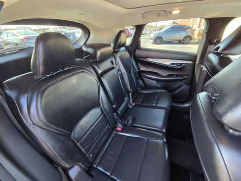 Used 2019 INFINITI QX50 Essential w/ Premium Heat Package image 15