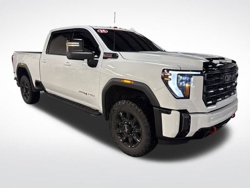 Used 2024 GMC Sierra 2500 AT4 w/ Technology Package image 8