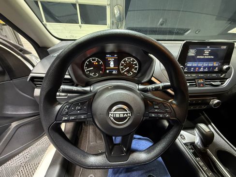 Certified 2025 Nissan Altima 2.5 S image 9