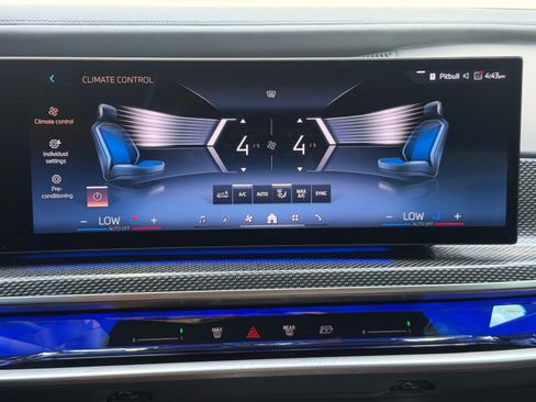 Used 2023 BMW i7 xDrive60 w/ Executive Package 2 AWD/4WD image 35
