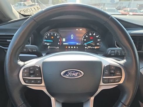 Used 2023 Ford Explorer XLT w/ Equipment Group 202A AWD/4WD image 12