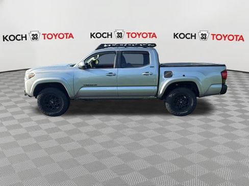 Used 2020 Toyota Tacoma SR5 AWD/4WD image 4