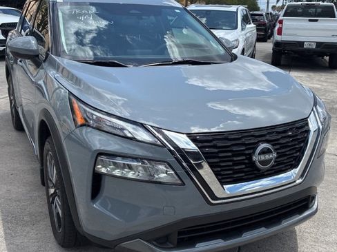 Used 2023 Nissan Rogue SL image 6