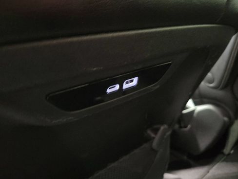 Used 2025 Chrysler Pacifica Select FWD image 32