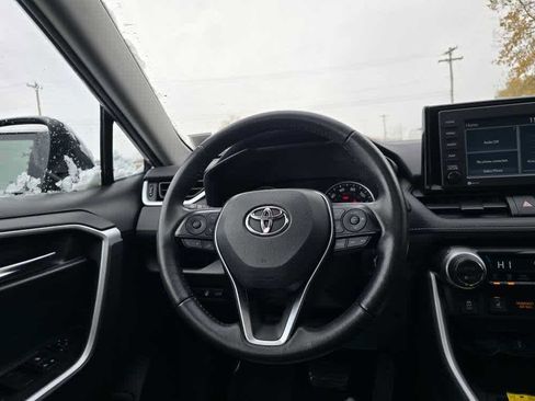 Used 2020 Toyota RAV4 XLE image 15