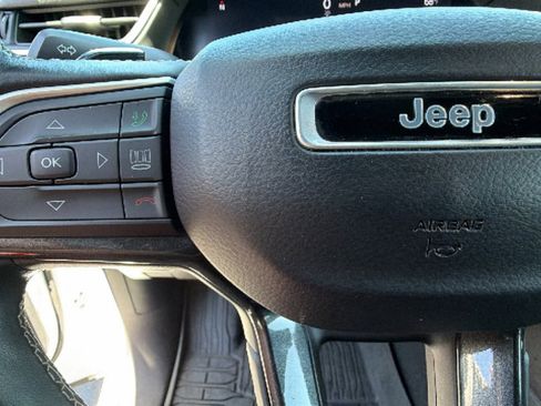 Used 2021 Jeep Grand Cherokee L Laredo AWD/4WD image 19