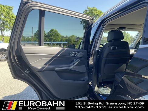Used 2023 BMW X7 xDrive40i w/ Premium Package AWD/4WD image 11