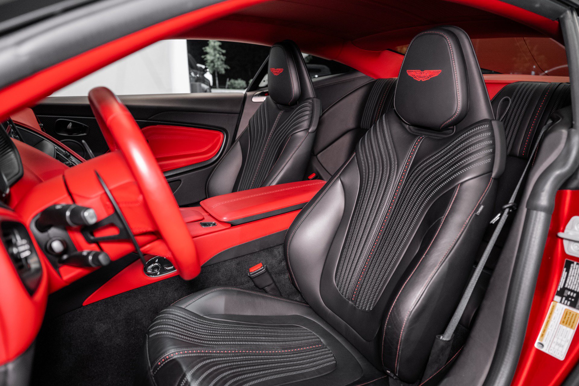 Used 2023 Aston Martin DB11 Coupe RWD image 12