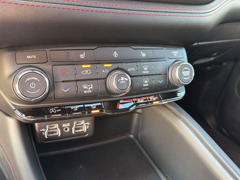 Used 2023 Dodge Durango GT AWD/4WD image 26