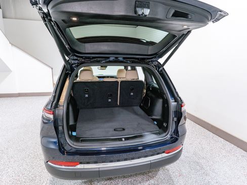 Used 2023 Jeep Grand Cherokee 4WD 4xe image 37