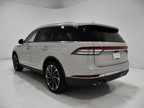 Used 2020 Lincoln Aviator Reserve w/ Equipment Group 202A image 3