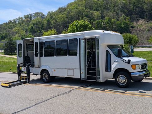Used 2007 Ford E-450 and Econoline 450 RWD image 5