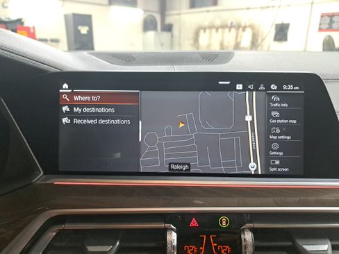 Used 2022 BMW X5 xDrive40i w/ Premium Package AWD/4WD image 23