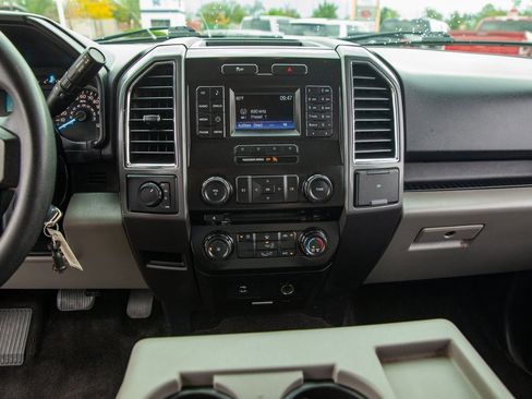 Used 2016 Ford F150 XLT image 14