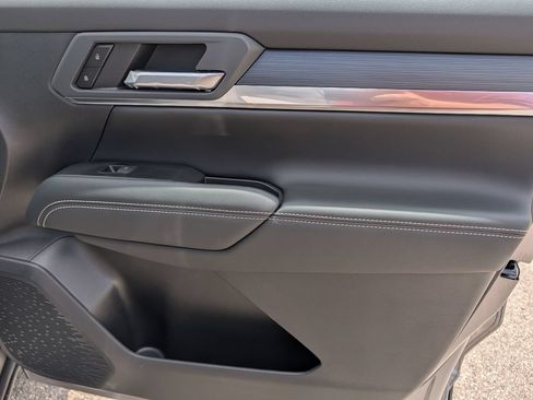 New 2027 GMC Terrain Elevation w/ Elevation Premium Package FWD image 32