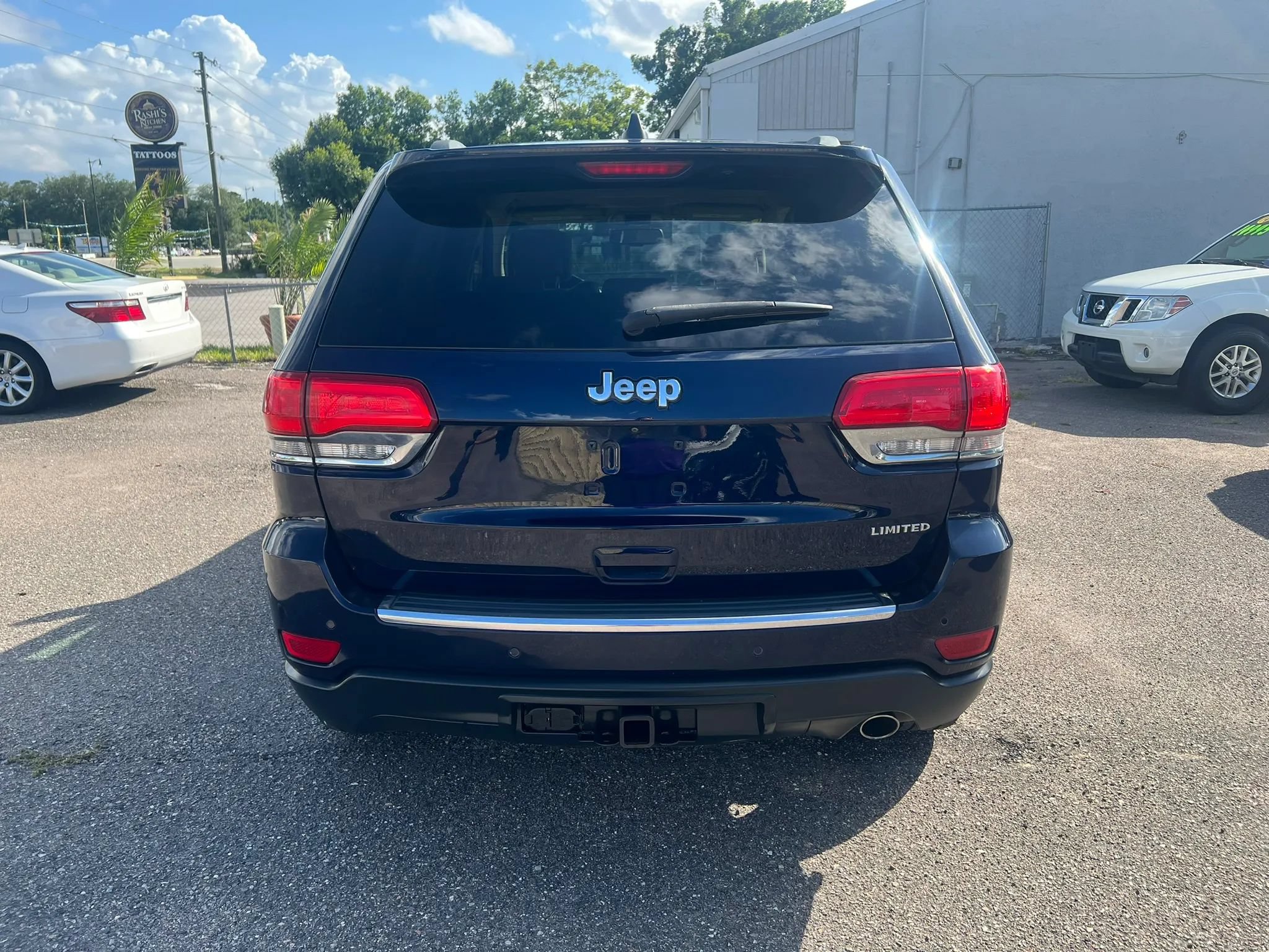 Used 2015 Jeep Grand Cherokee Limited w/ Trailer Tow Group IV RWD image 3