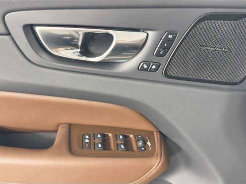 Certified 2023 Volvo XC60 B5 Plus w/ Climate Package image 18