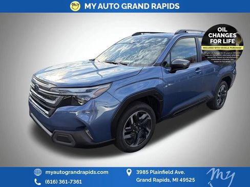 Used 2025 Subaru Forester Limited AWD/4WD image 3