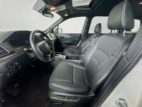 Used 2025 Honda Passport EX-L image 9