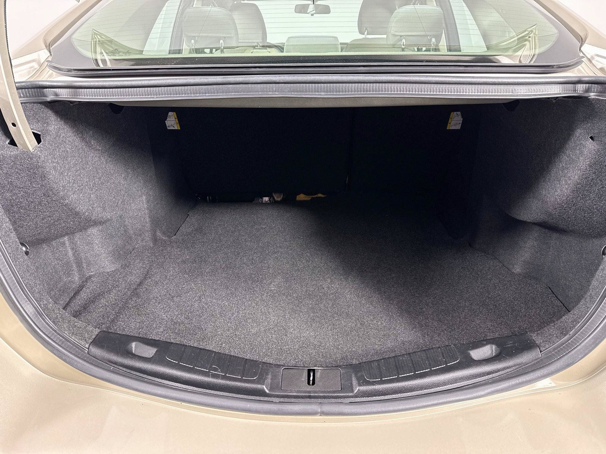 Used 2018 Ford Fusion SE FWD image 38