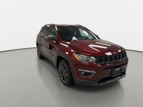 Used 2021 Jeep Compass Latitude FWD image 3