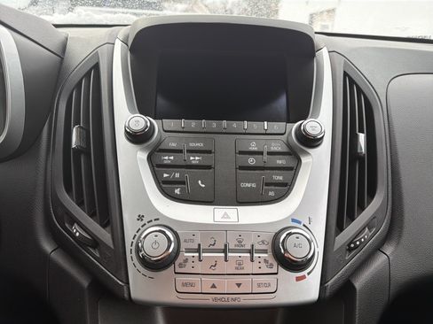 Used 2017 Chevrolet Equinox LT w/ Convenience Package image 19