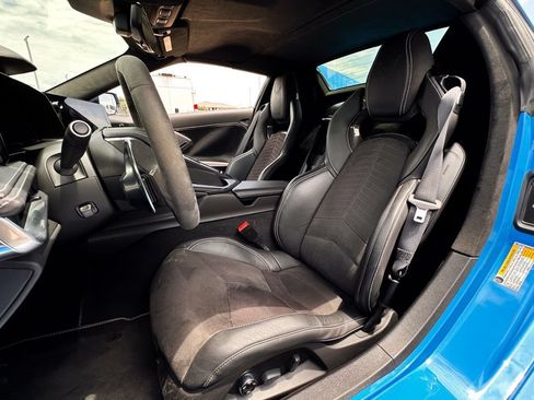 Used 2021 Chevrolet Corvette Stingray Premium Conv w/ Z51 Performance Package RWD image 10
