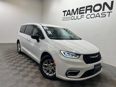 Used 2024 Chrysler Pacifica Touring-L