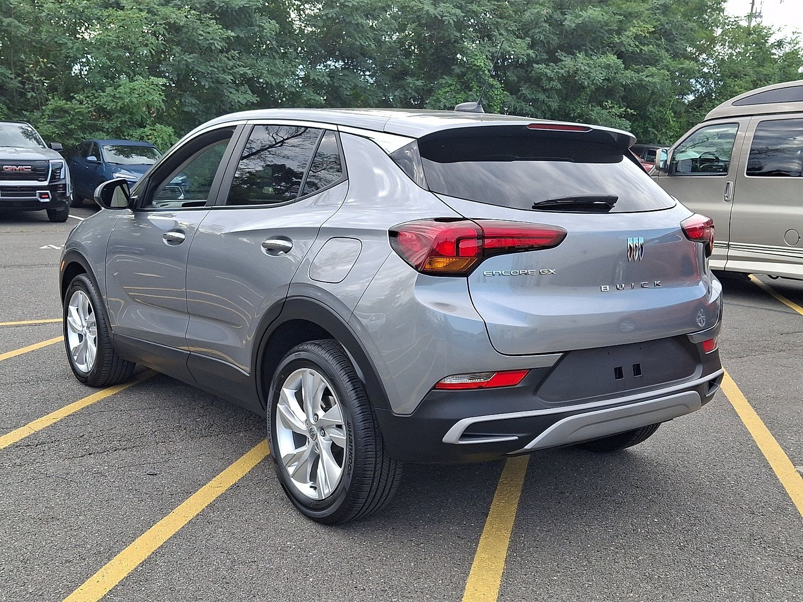 Used 2024 Buick Encore GX Preferred FWD image 4