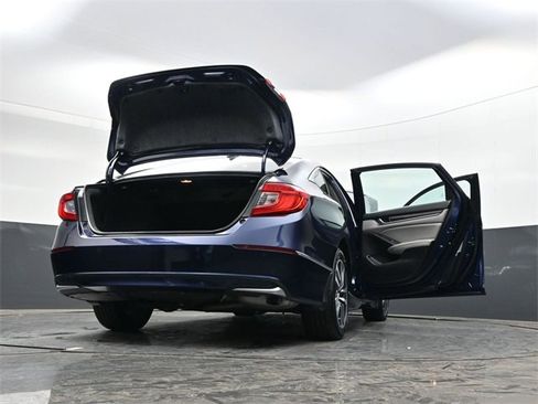 Used 2019 Honda Accord Touring image 39