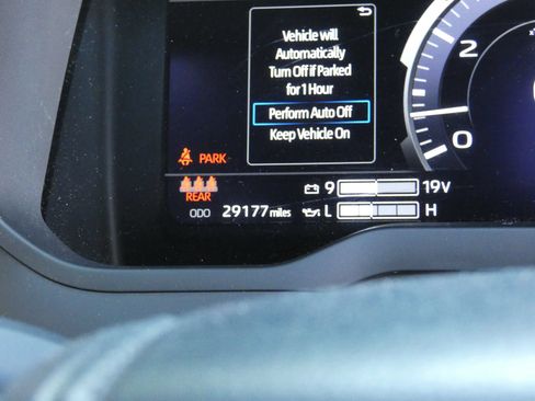 Used 2025 Toyota Tundra Limited AWD/4WD image 74