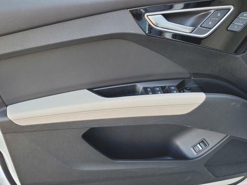 Used 2023 Audi Q4 e-tron Premium w/ Convenience Package RWD image 17