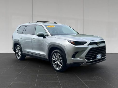 Used 2024 Toyota Grand Highlander AWD image 7