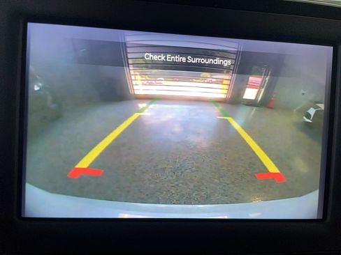 Used 2023 Chrysler Voyager LX FWD image 7
