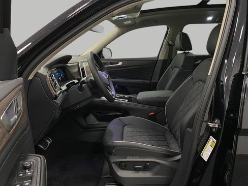 New 2026 Volkswagen Atlas SEL Premium R-Line AWD/4WD image 32