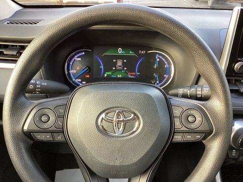 Used 2025 Toyota RAV4 XLE AWD/4WD image 25