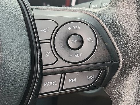Used 2025 Toyota RAV4 XLE AWD/4WD image 21