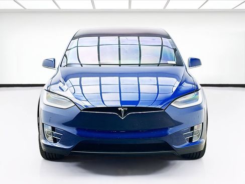 Used 2019 Tesla Model X image 2