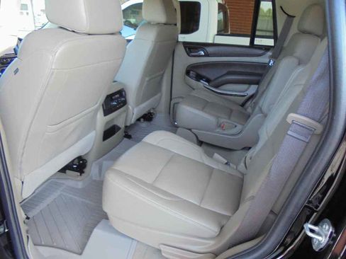 Used 2020 Chevrolet Tahoe LT image 9