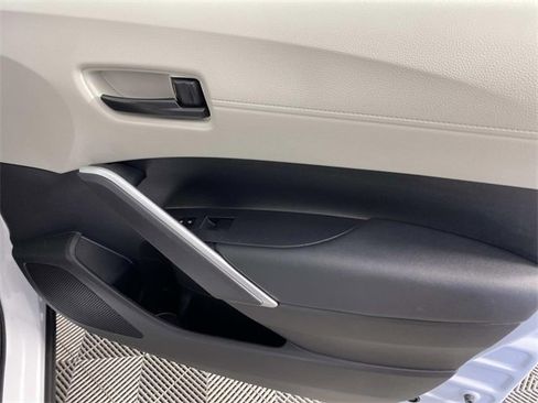 Used 2023 Toyota Corolla Cross LE w/ Moonroof Package image 24