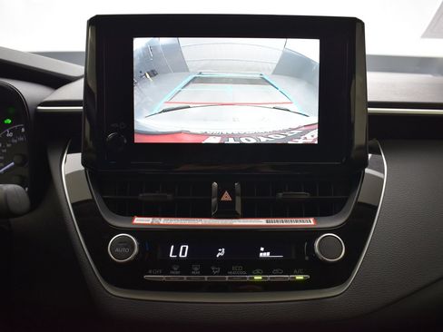 Used 2025 Toyota Corolla LE FWD image 15