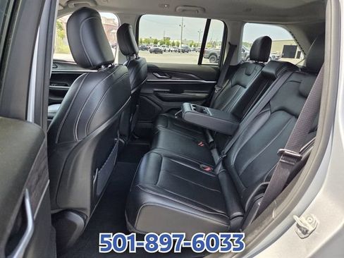 Used 2023 Jeep Grand Cherokee Limited RWD image 10