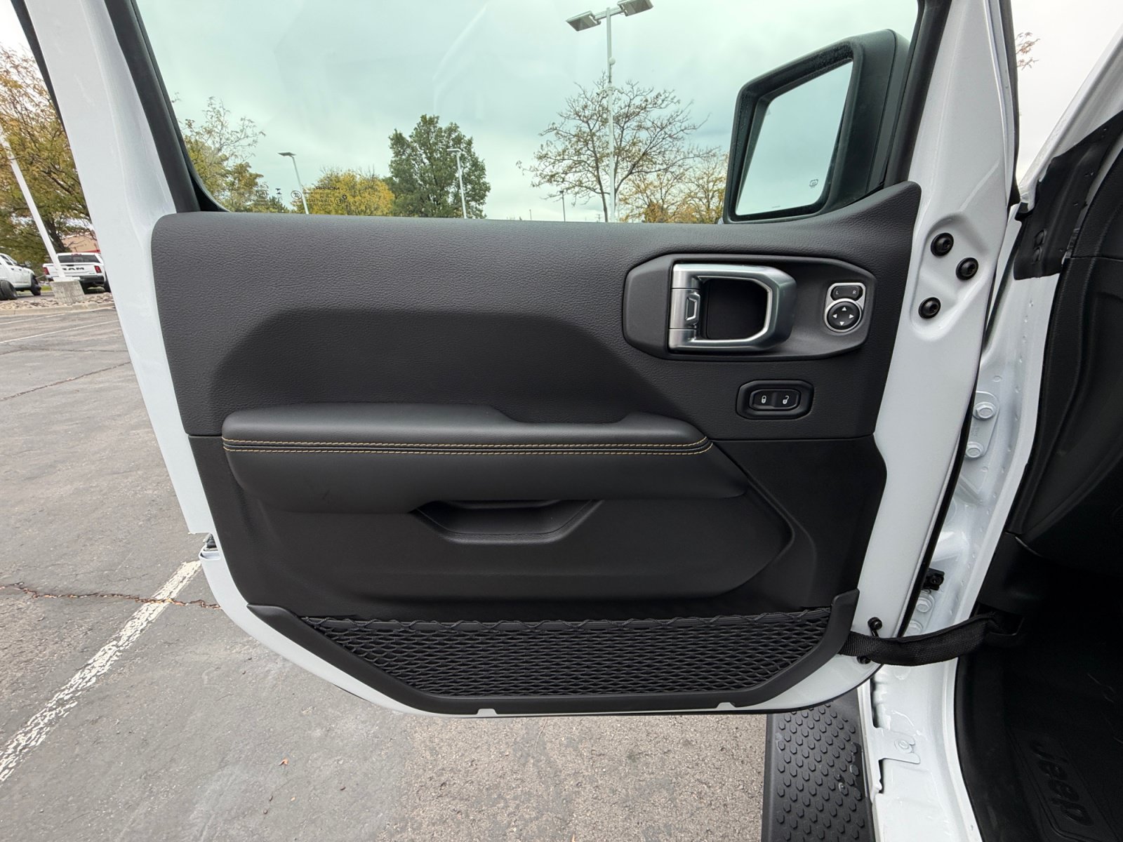 New 2027 Jeep Wrangler Unlimited Sahara AWD/4WD image 13