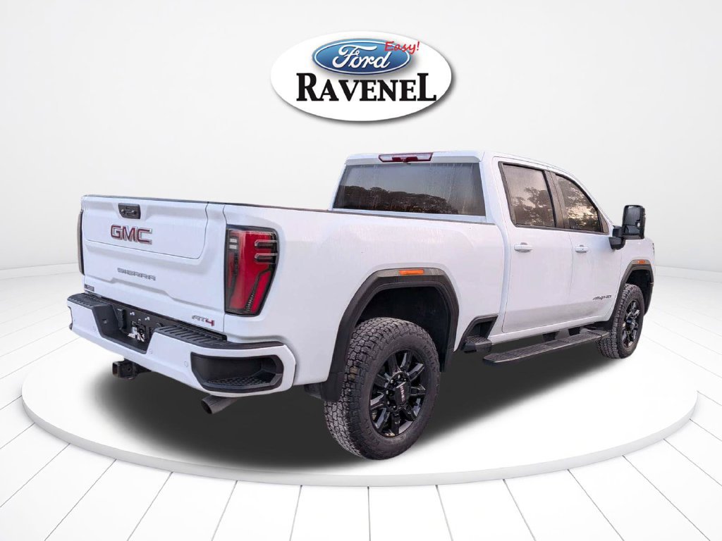Used 2024 GMC Sierra 2500 AT4 AWD/4WD image 4