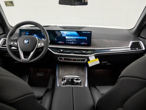Certified 2026 BMW X5 xDrive50e w/ Executive Package AWD/4WD image 10