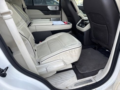 Used 2020 Lincoln Navigator Black Label w/ Cargo Convenience Package image 6