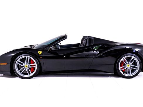 Used 2018 Ferrari 488 Spider RWD image 2